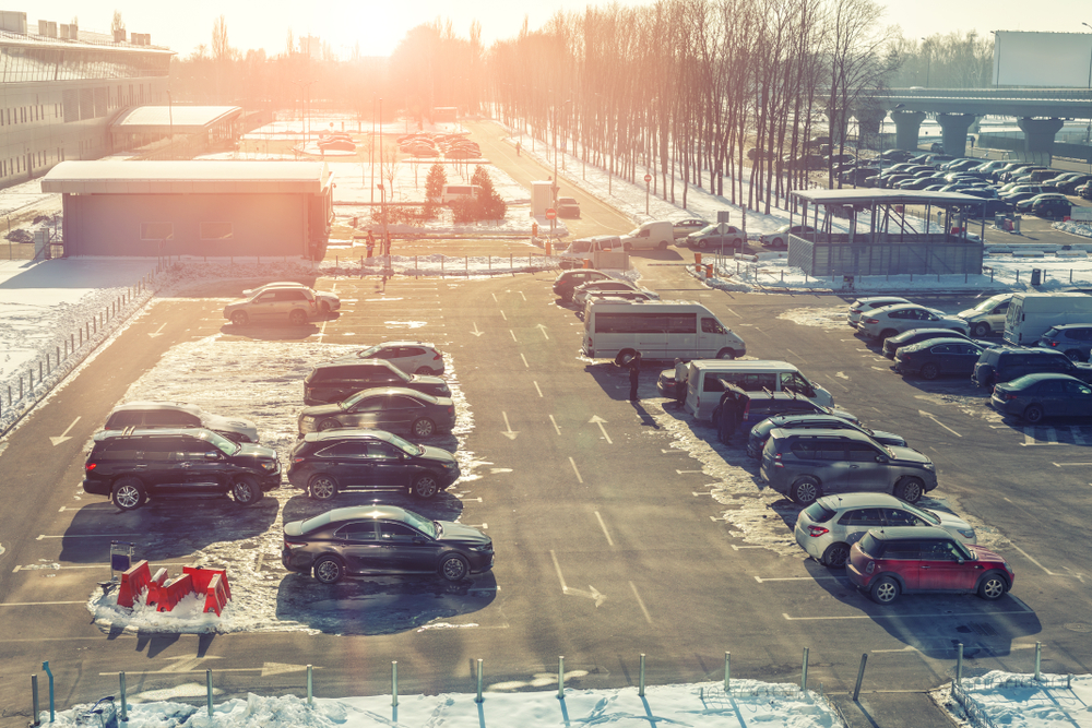 Battery Drain and Winter Parking: How Extended Airport Parking Affects Your Vehicle